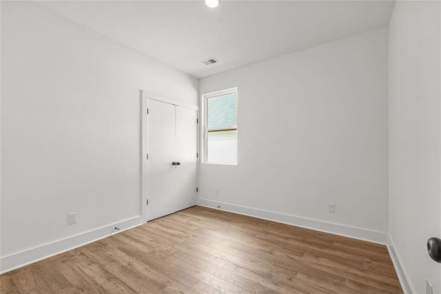 Spacious, unfurnished interior of a new home in , Atlanta (Image 28).