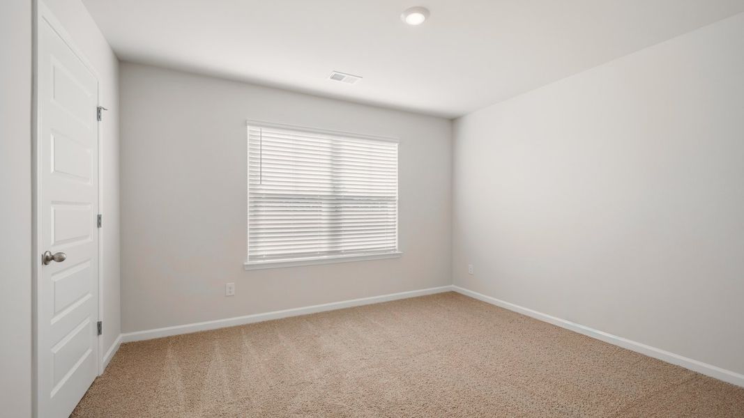 Spacious, unfurnished interior of a new home in Poplar Preserve, Newnan (Image 26).