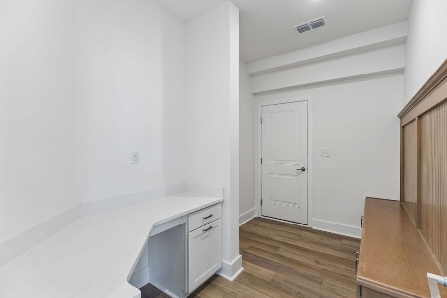 Spacious, unfurnished interior of a new home in Glenview Farms, Murfreesboro (Image 32).