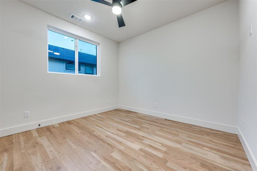 Spacious, unfurnished interior of a new home in , Dallas (Image 16).