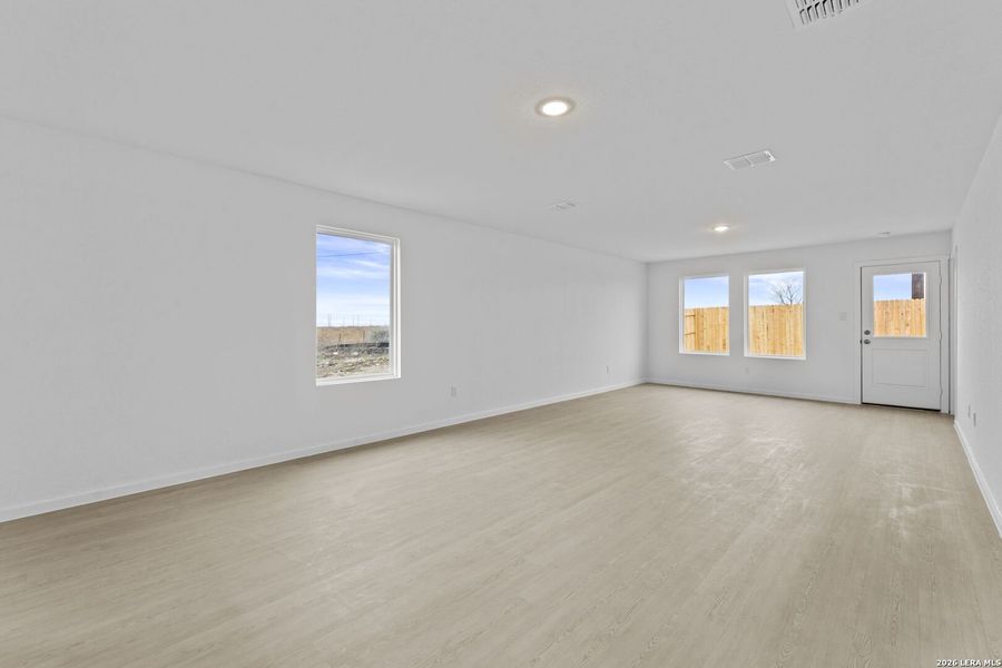 Spacious, unfurnished interior of a new home in Randolph Crossing, Converse (Image 20).