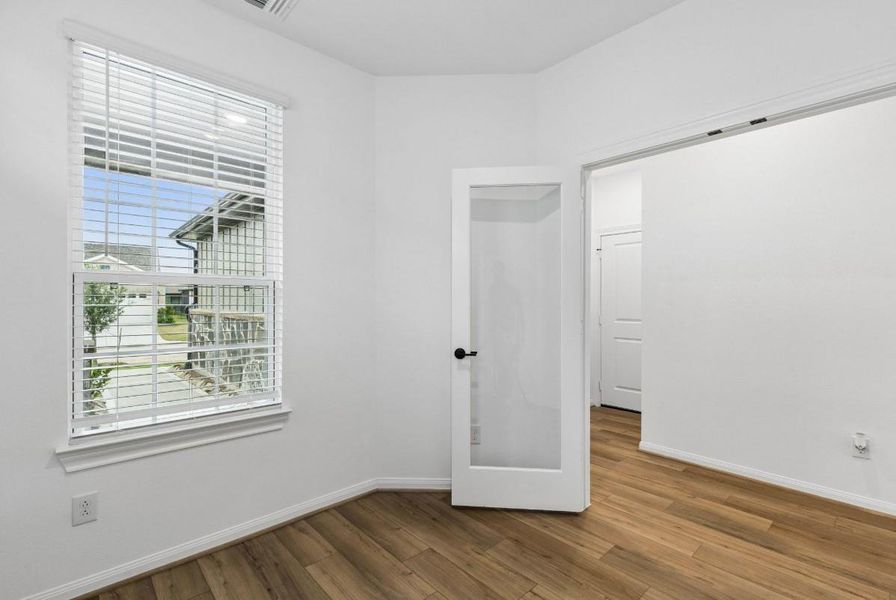 Spacious, unfurnished interior of a new home in Del Webb in Chambers Creek, Willis (Image 26).