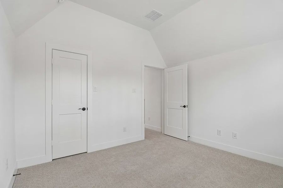 Spacious, unfurnished interior of a new home in Parkside on the River, Georgetown (Image 36).