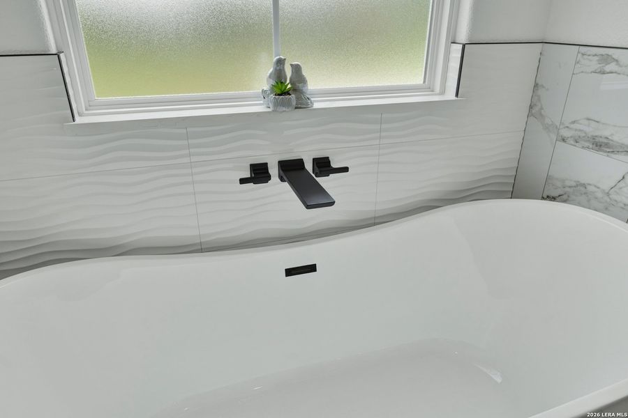 Close-up of interior finishes inside a home in , Seguin (Image 22).