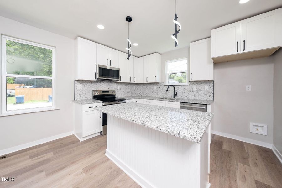 13-web-or-mls-616 Belt St-10