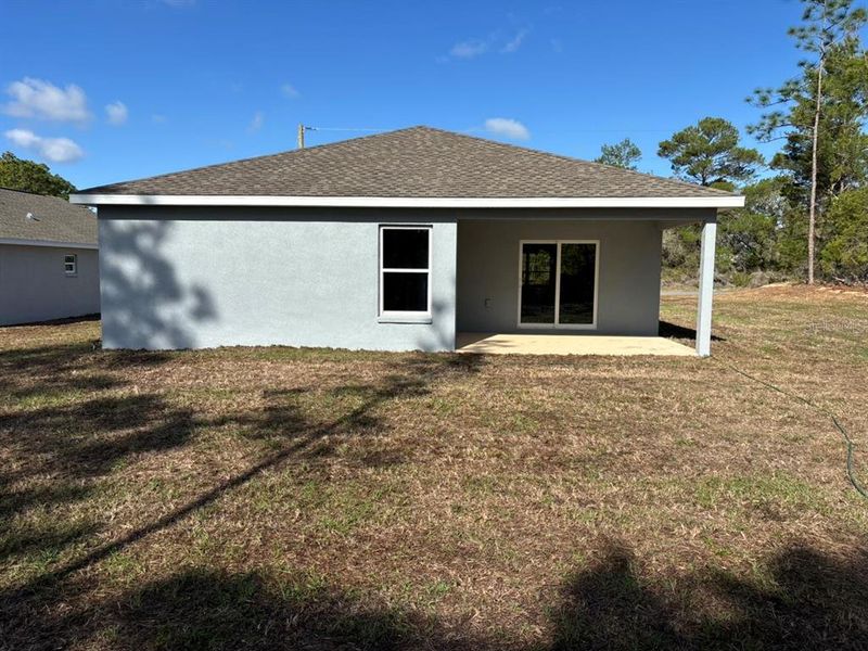 Exterior details and patio area of a home in , Dunnellon (Image 17).