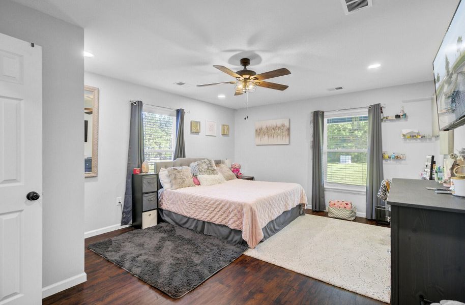 Furnished interior view inside a new home in , Cottageville (Image 12).