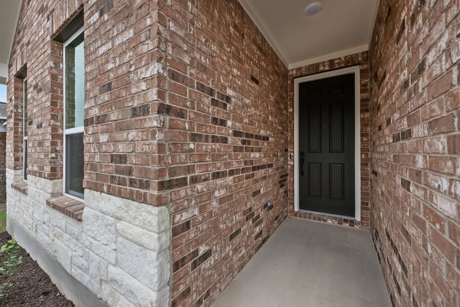 Exterior details and patio area of a home in Berry Creek Highlands, Georgetown (Image 3).