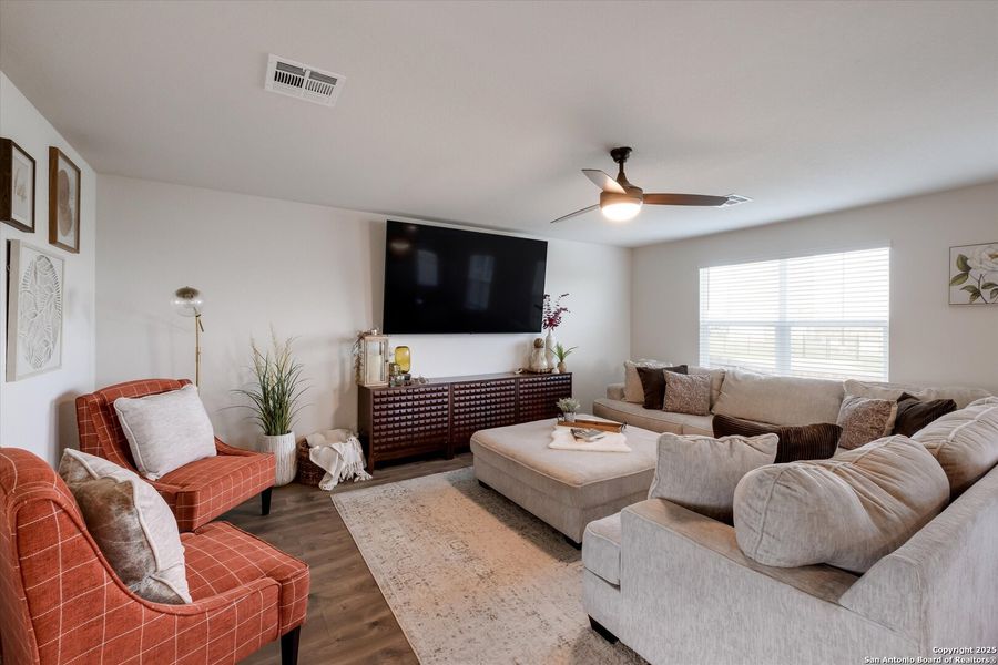 Furnished interior view inside a new home in Red River Ranch, Cibolo (Image 21). Furnished interior view inside a new home in Red River Ranch, Cibolo (Image 21).