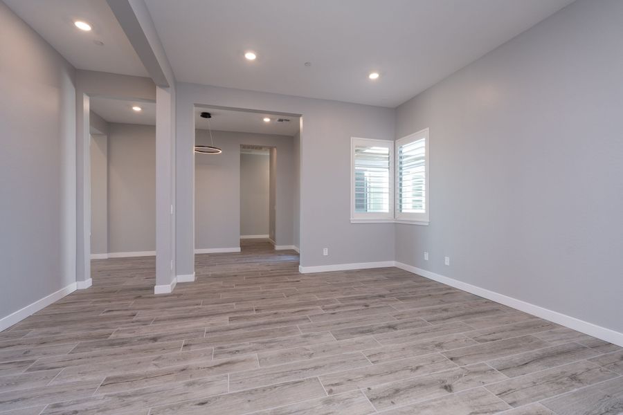 Spacious, unfurnished interior of a new home in Whispering Hills, Laveen (Image 13).