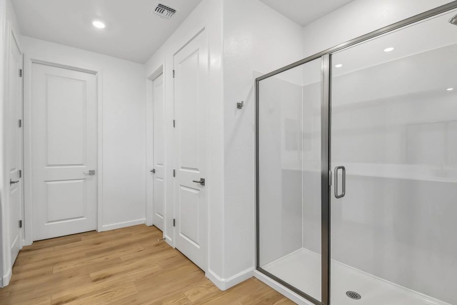 Primary bath