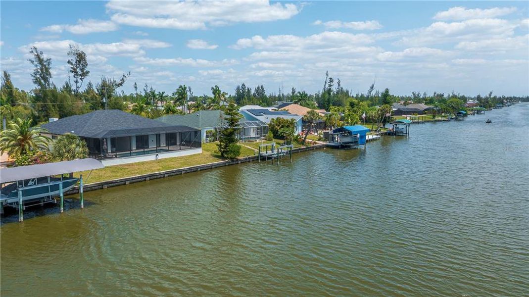 Community amenities in , Port Charlotte (Image 81).