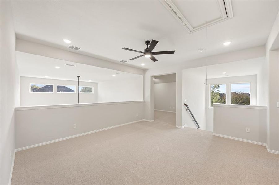 Spacious, unfurnished interior of a new home in Sable Creek, Sanger (Image 32).
