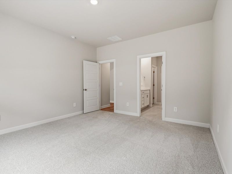 Spacious, unfurnished interior of a new home in Southwell Commons, Anderson (Image 14).