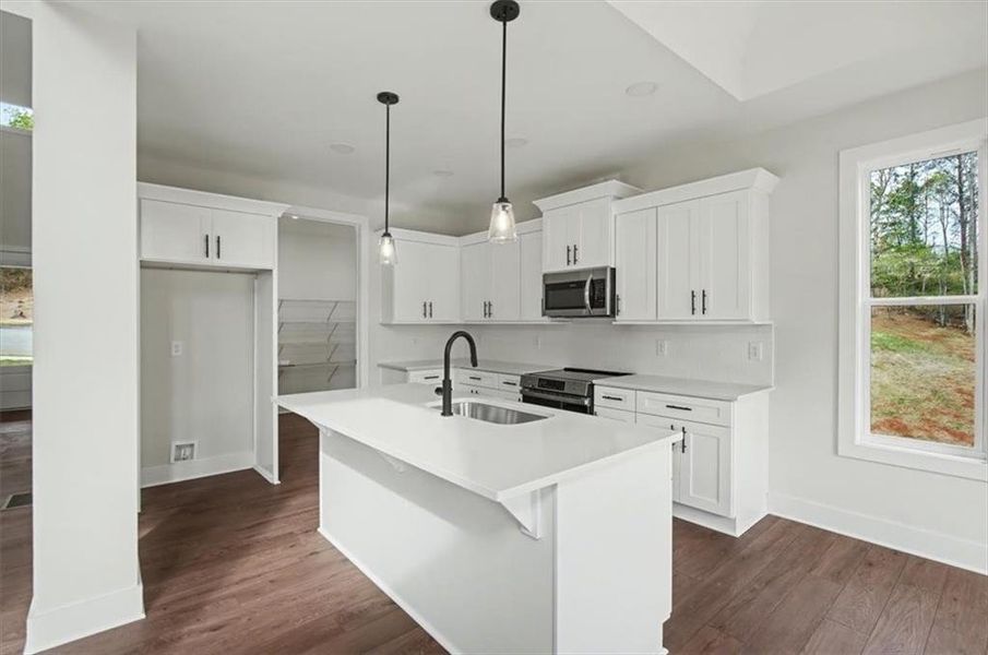 Furnished interior view inside a new home in , Cartersville (Image 7).