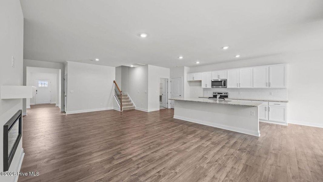Spacious, unfurnished interior of a new home in Villa Grande, Winterville (Image 23).