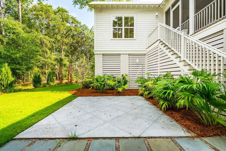 Exterior details and patio area of a home in , Johns Island (Image 4).