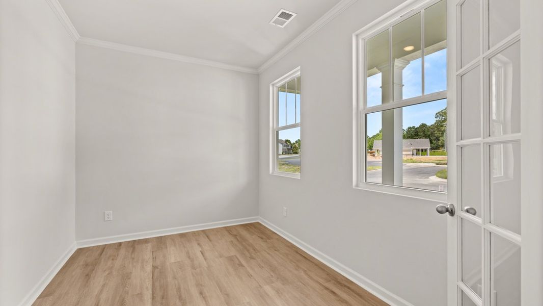Spacious, unfurnished interior of a new home in Northwoods at Mirror Lake, Villa Rica (Image 11).