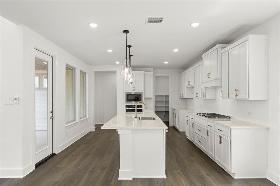 10. 3724 Outpost - Kitchen