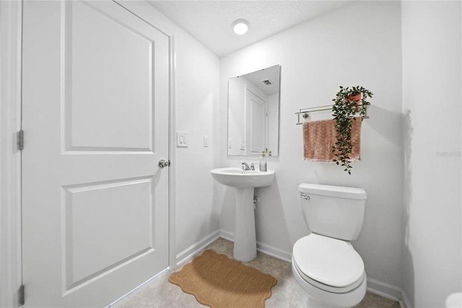 Furnished interior view inside a new home in , Davenport (Image 10).