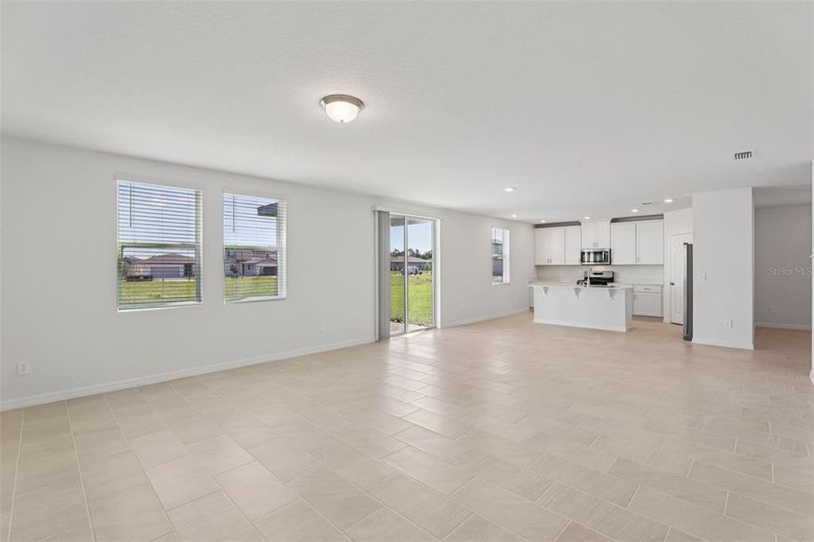 Spacious, unfurnished interior of a new home in The Reserve at Twin Lakes, St. Cloud (Image 43). Spacious, unfurnished interior of a new home in The Reserve at Twin Lakes, St. Cloud (Image 43).
