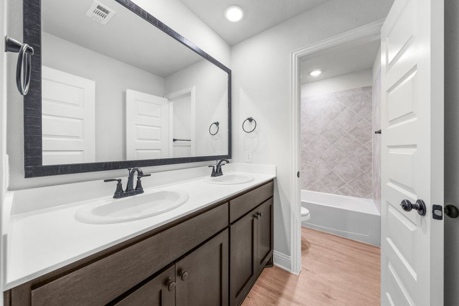 Furnished interior view inside a new home in Creekview Farms, Greenville (Image 14).