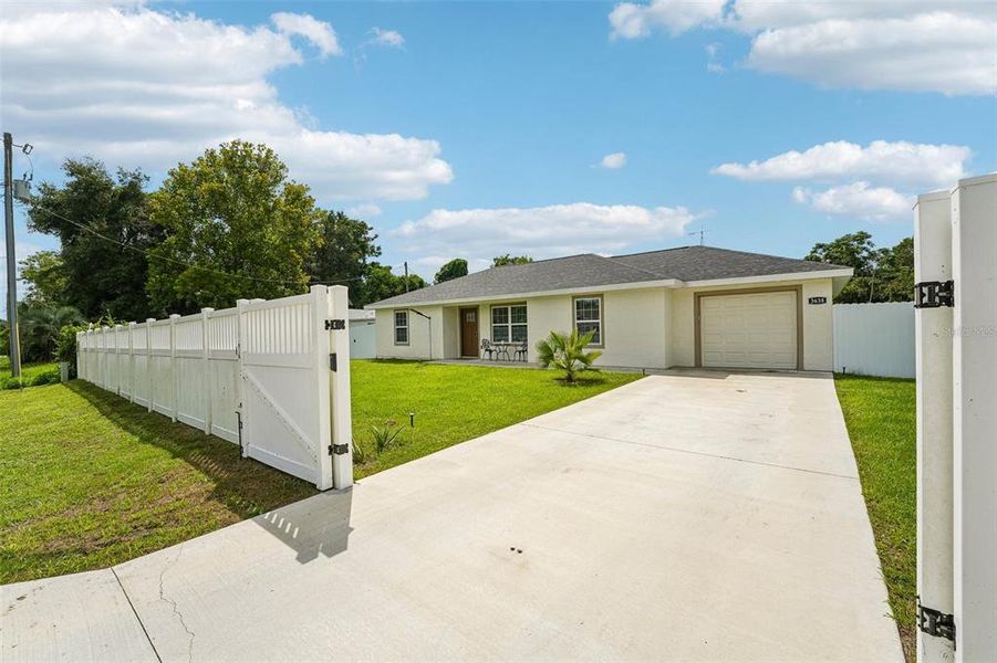 Exterior details and patio area of a home in , Summerfield (Image 19).