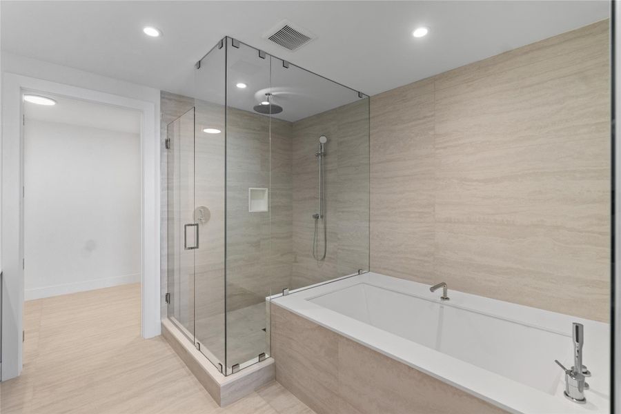 Furnished interior view inside a new home in , Fort Lauderdale (Image 21).