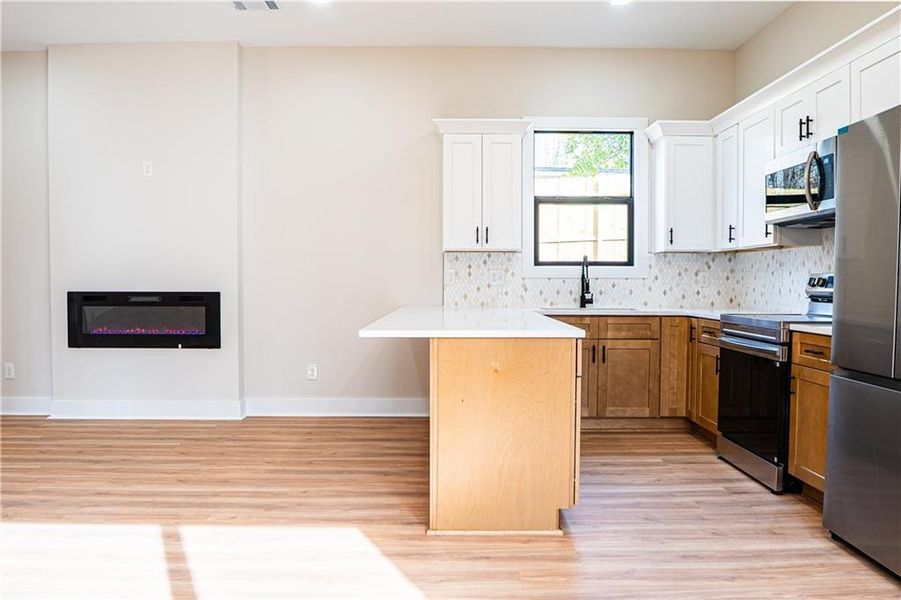Furnished interior view inside a new home in , Dawsonville (Image 5).