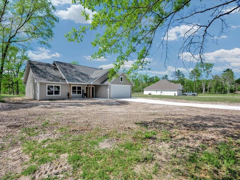 Exterior details and patio area of a home in , Lufkin (Image 1). Exterior details and patio area of a home in , Lufkin (Image 1).