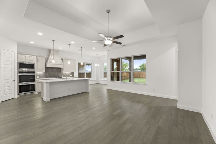 Spacious, unfurnished interior of a new home in River Ranch, Van Alstyne (Image 18).