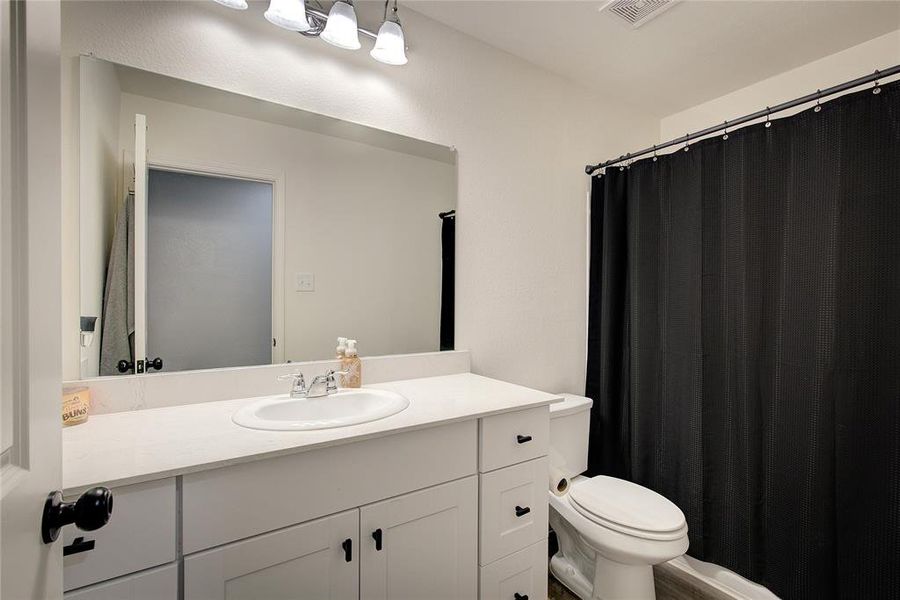 Furnished interior view inside a new home in Gateway Parks, Heath (Image 31). Furnished interior view inside a new home in Gateway Parks, Heath (Image 31).