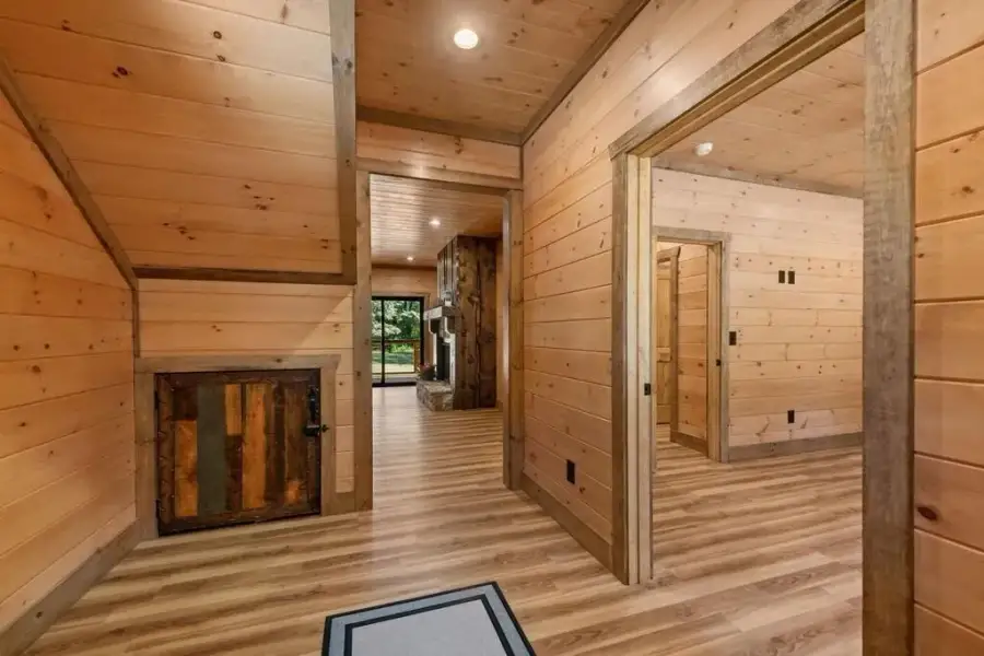 Image 69 of a home in .