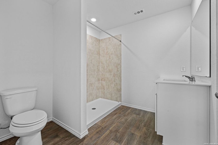 Furnished interior view inside a new home in Avenida, Converse (Image 7).