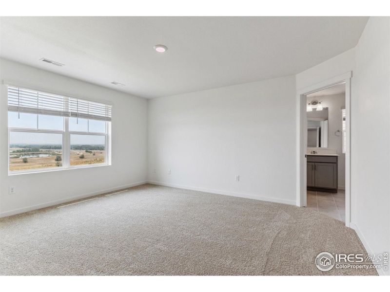 Spacious, unfurnished interior of a new home in Tailholt, Severance (Image 16).