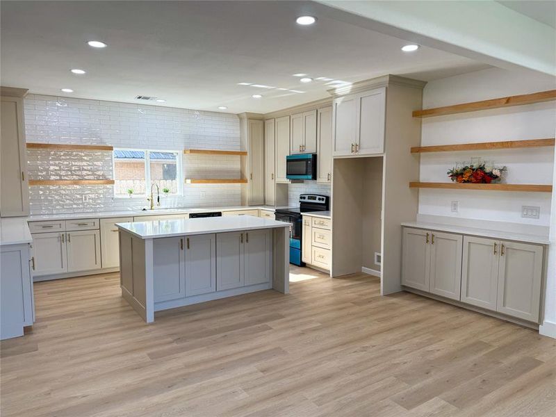 Furnished interior view inside a new home in , Rio Vista (Image 8). Furnished interior view inside a new home in , Rio Vista (Image 8).