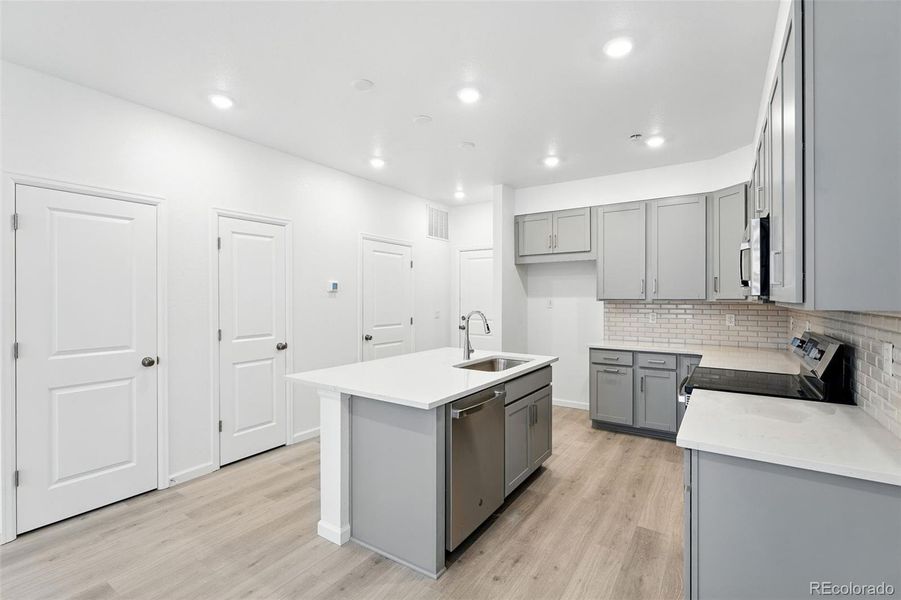 17115 W 91st Lane ~ Ready Now 17115 W 91st Lane ~ Ready Now