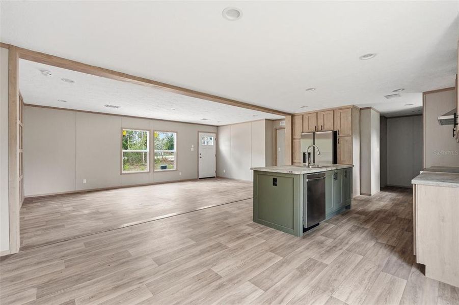 Spacious, unfurnished interior of a new home in , Williston (Image 22).