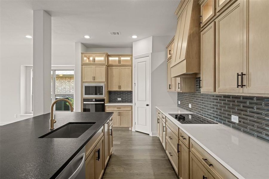 Furnished interior view inside a new home in The Retreat - Phase 1, Waxahachie (Image 10).
