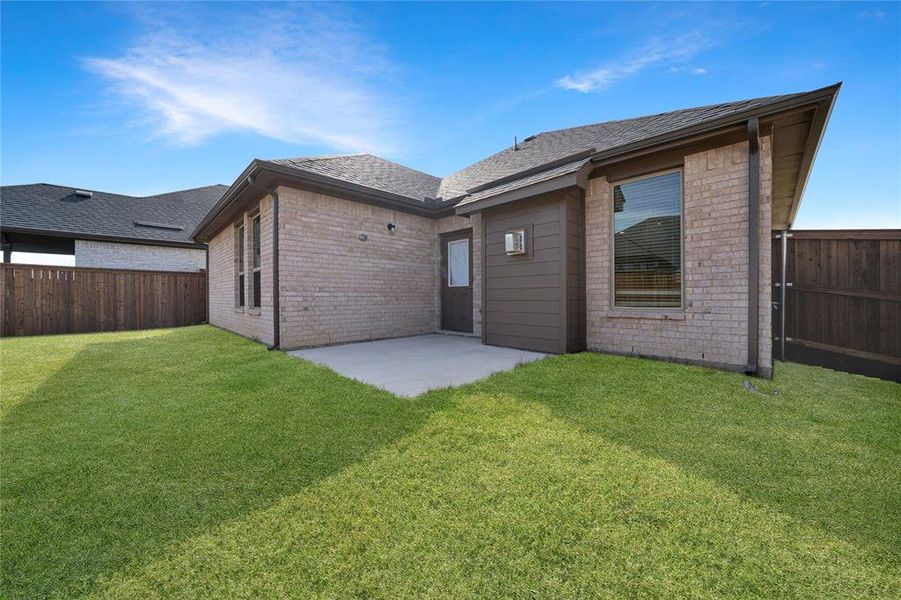Exterior details and patio area of a home in La Terra, Celina (Image 4).