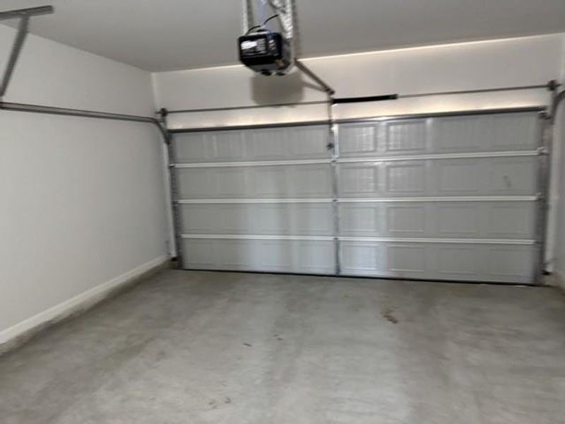 Spacious, unfurnished interior of a new home in , Calhoun (Image 8).