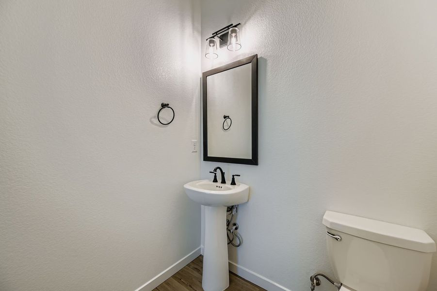 Spacious, unfurnished interior of a new home in Sterling Ranch 50s, Colorado Springs (Image 27).