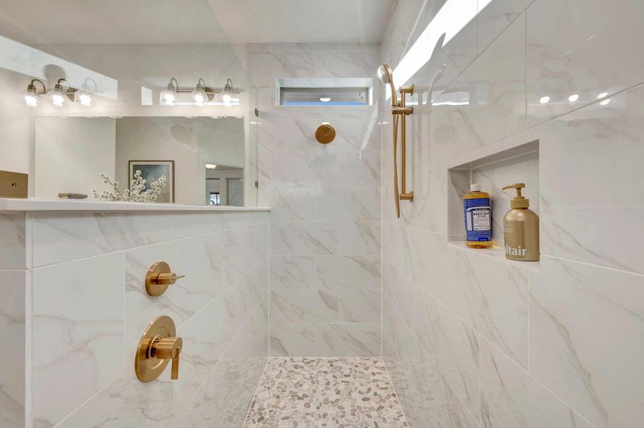 The Constellation - Owner's Bath The Constellation - Owner's Bath