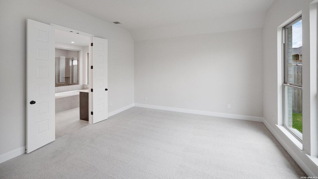 Spacious, unfurnished interior of a new home in Ladera, San Antonio (Image 17). Spacious, unfurnished interior of a new home in Ladera, San Antonio (Image 17).