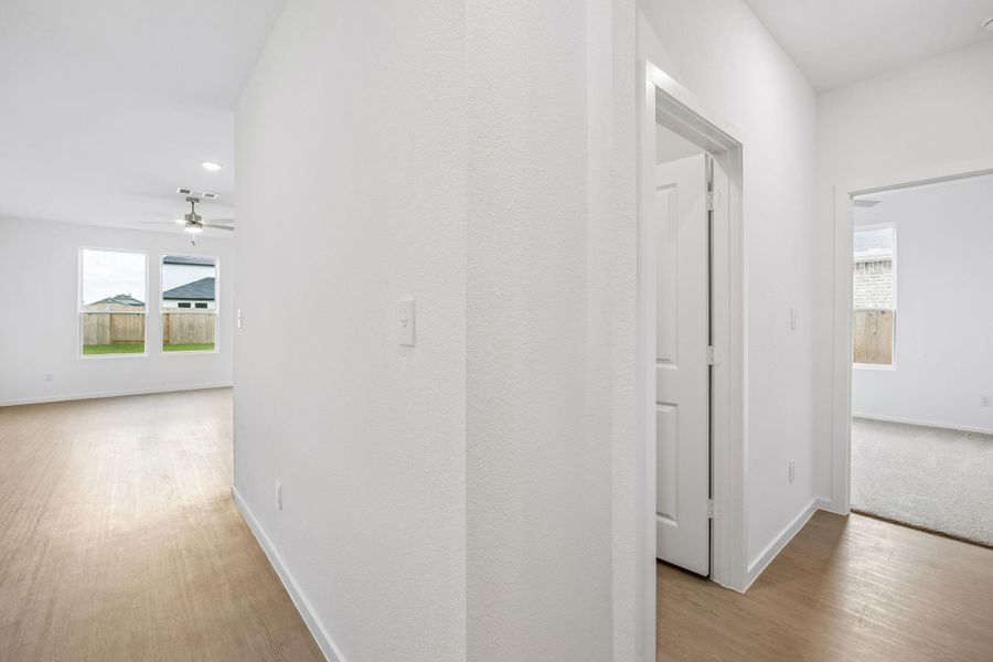 Spacious, unfurnished interior of a new home in Montgomery Bend, Montgomery (Image 17).