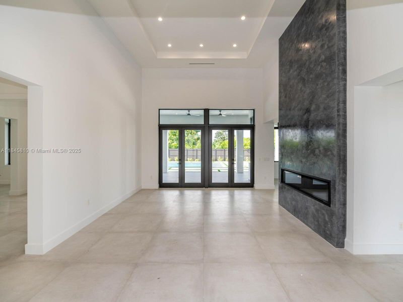 Spacious, unfurnished interior of a new home in , Miami (Image 21).
