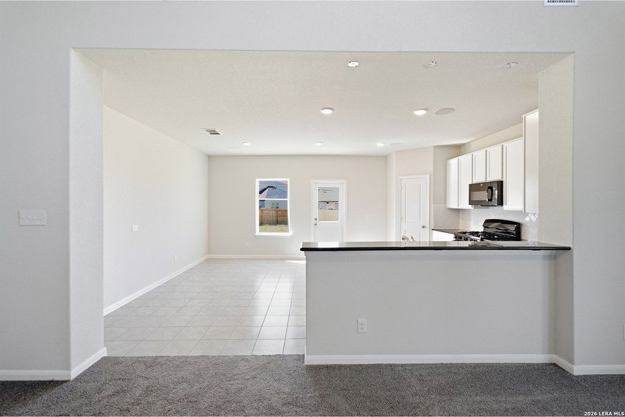 Spacious, unfurnished interior of a new home in Hickory Ridge, Elmendorf (Image 14).