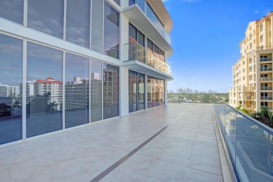 Huge terrace - almost 1,300 square feet! Huge terrace - almost 1,300 square feet!