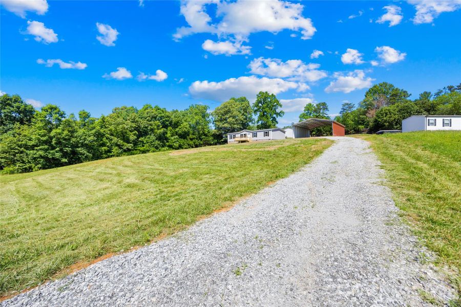 Natural landscape and outdoor views near in Hickory (Image 29). Natural landscape and outdoor views near in Hickory (Image 29).