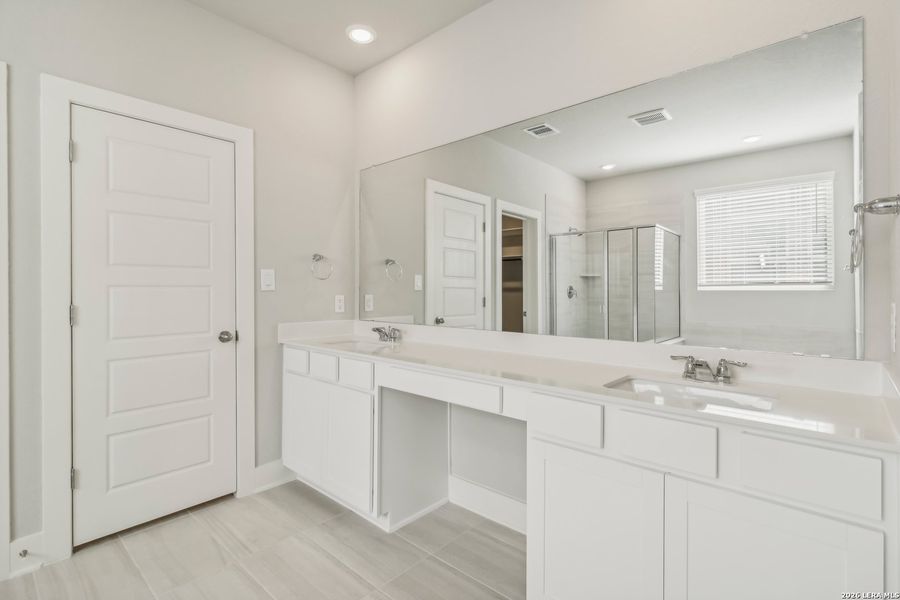 Furnished interior view inside a new home in Fox Falls, Boerne (Image 13).